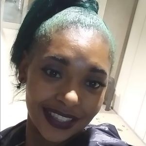 Meet your Posher, Quanshayla